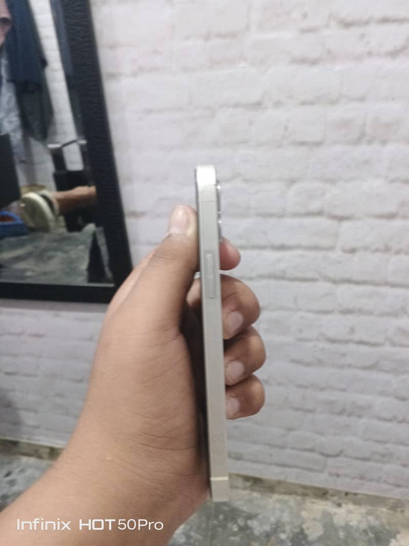 Apple iPhone 12 1