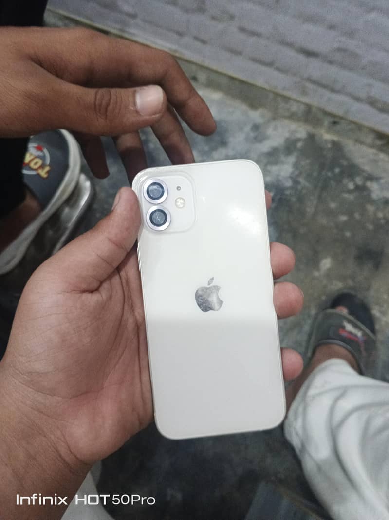 Apple iPhone 12 6