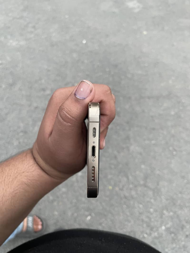 Apple iPhone 13 Pro 2