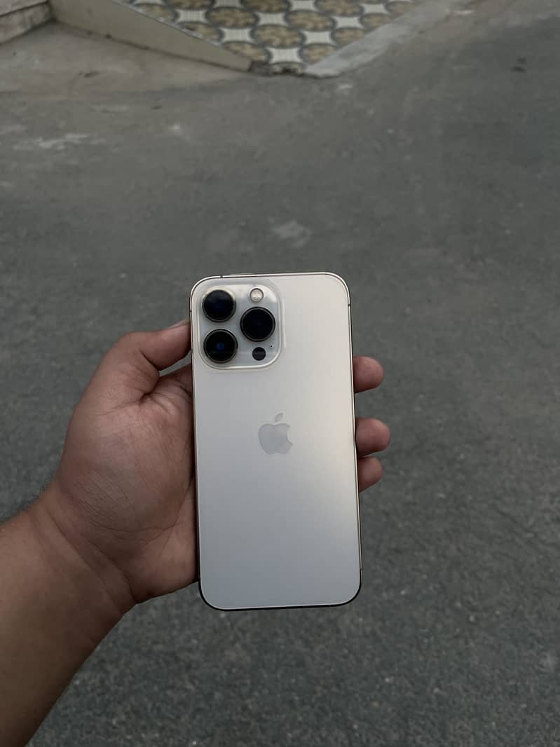 Apple iPhone 13 Pro 4