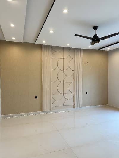 1 KANAL BRAND NEW UPPER PORTION AVAILABLE FOR RENT IN IEP TOWN