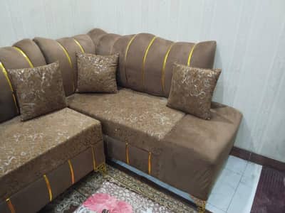 Brown shade sofa set