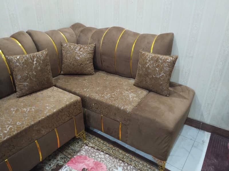 Brown shade sofa set 0