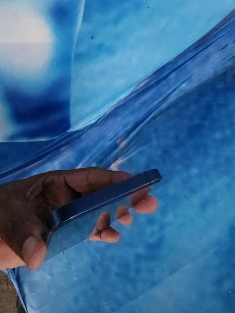 Apple iPhone 12 3