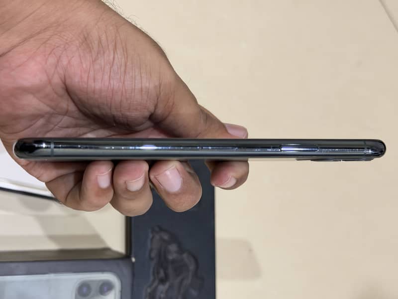 Apple iPhone 11 Pro Max 3