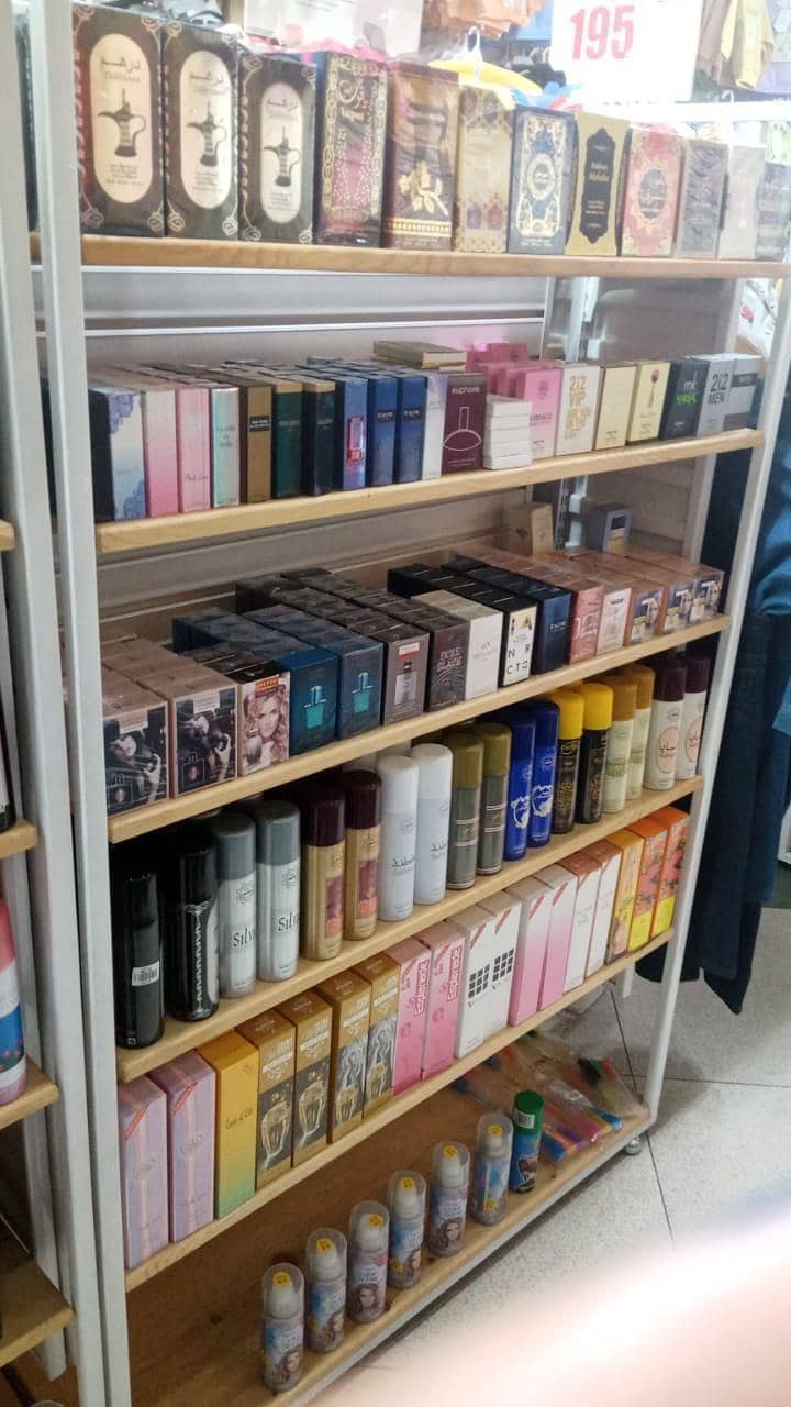 doller shop interior 4