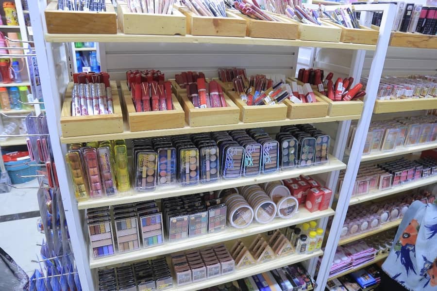 doller shop interior 7