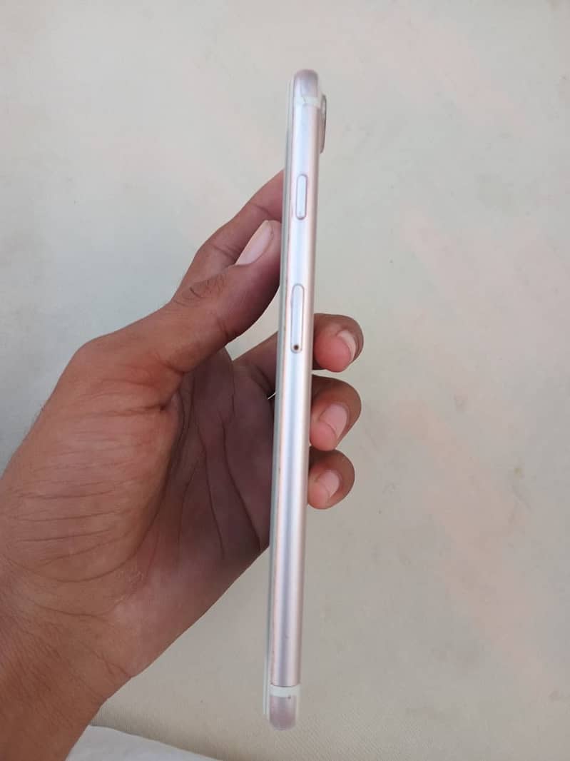 Apple iPhone 7 Plus 1