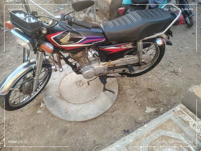 Unique UD 125 2017