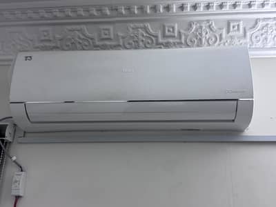 3 months Used 1.5 Ton Inverter AC Selling Urgently Office Closed