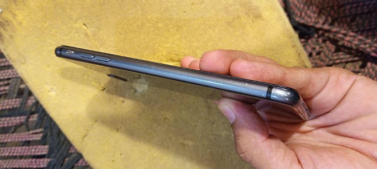 Apple iPhone 8 Plus 3