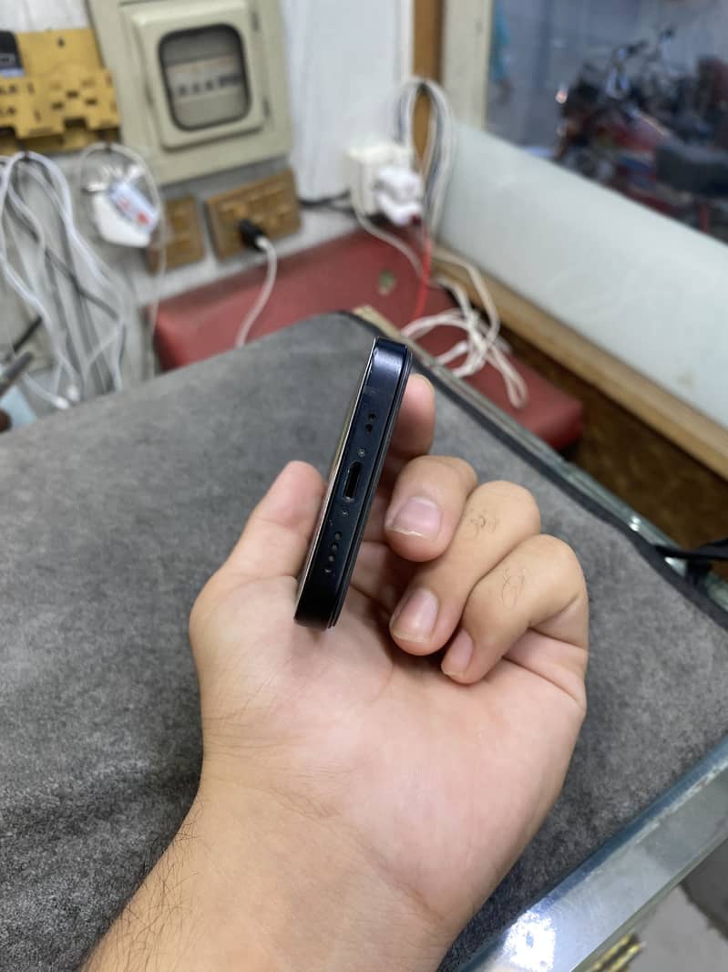 Apple iPhone 12 mini 2