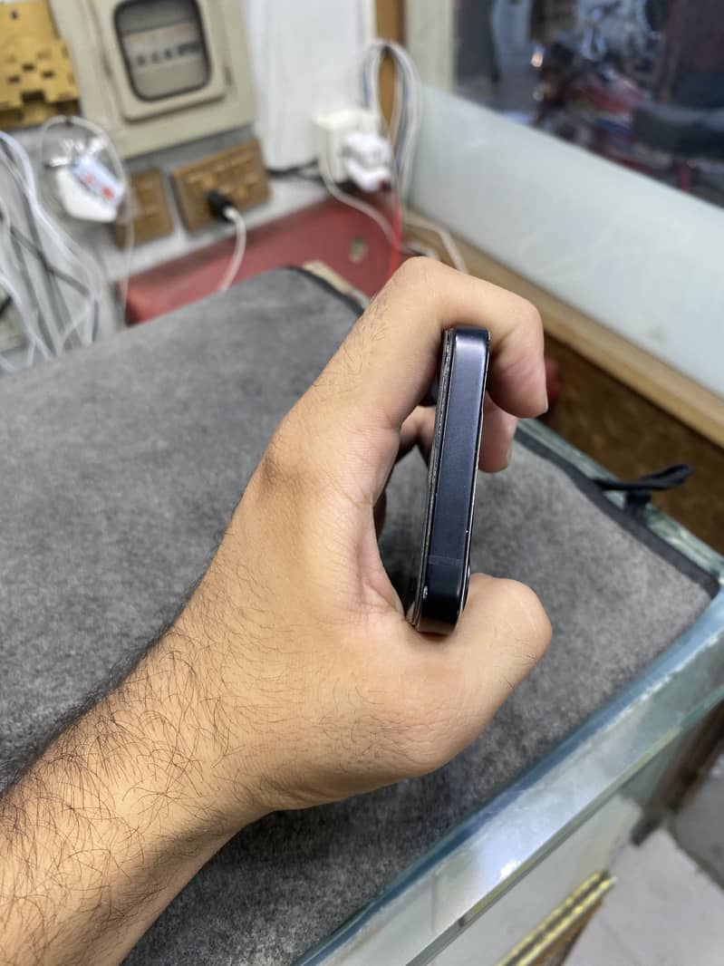 Apple iPhone 12 mini 3