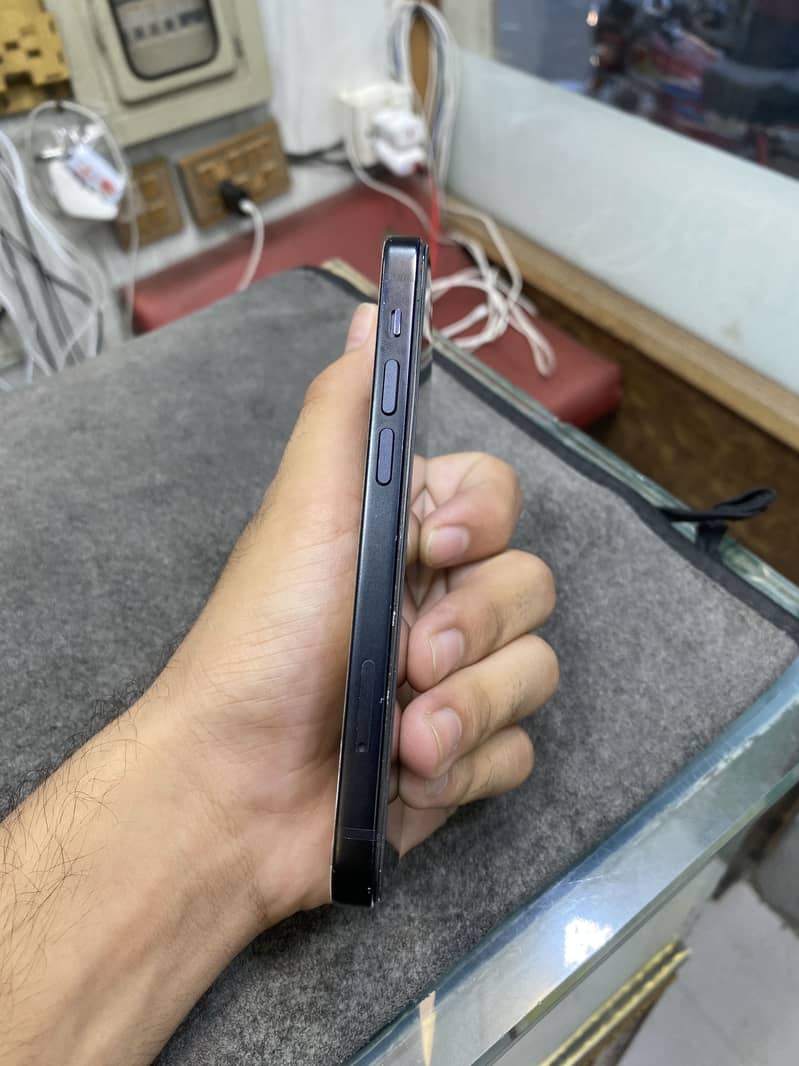 Apple iPhone 12 mini 4