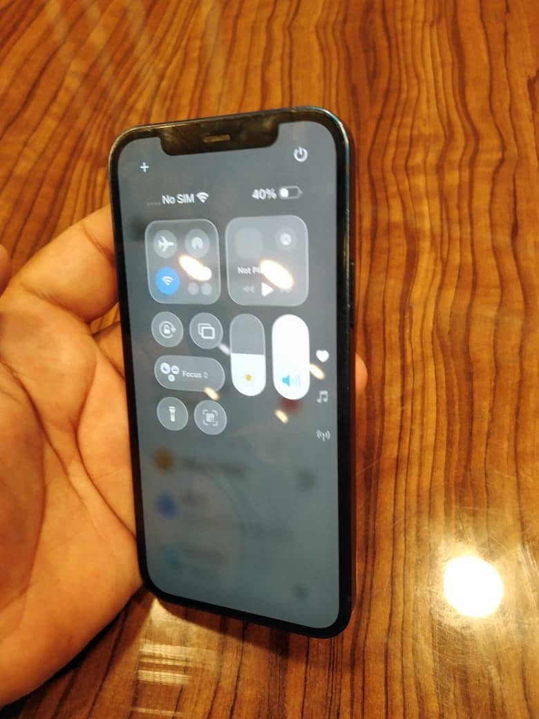 Apple iPhone 12 4