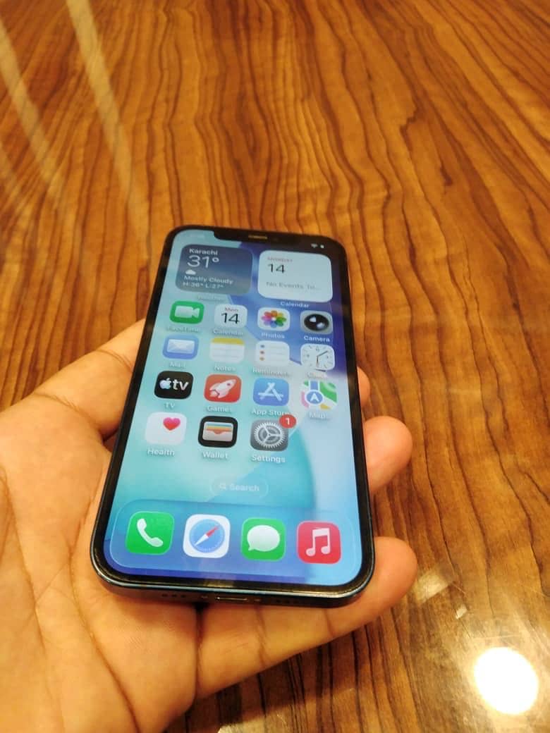 Apple iPhone 12 6