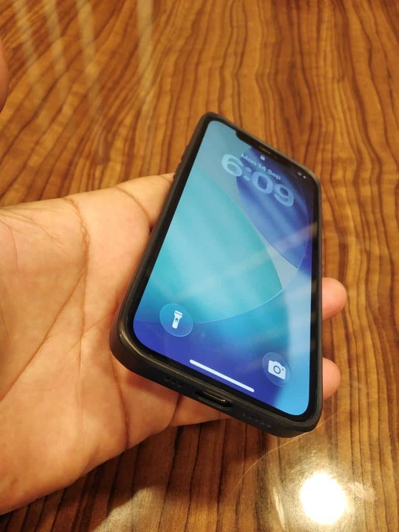 Apple iPhone 12 7