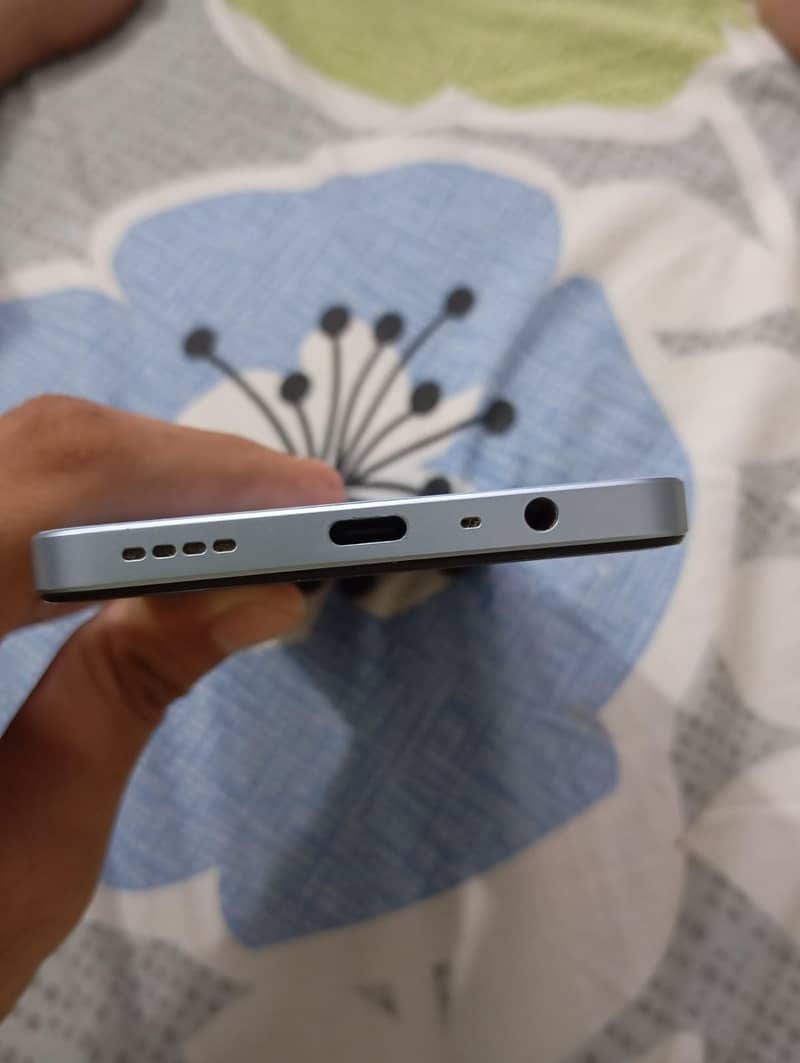 Realme Note 60 4