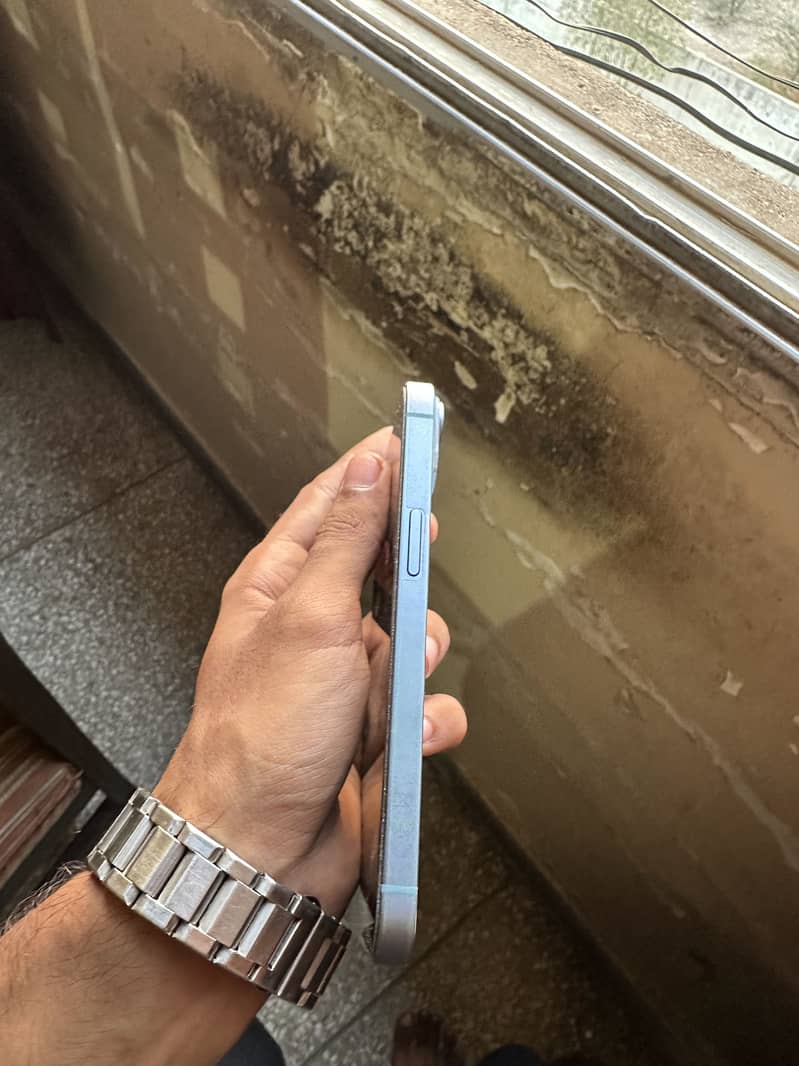 Apple iPhone 14 11
