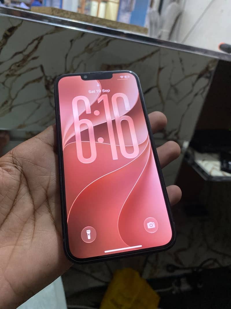 Apple iPhone 14 4