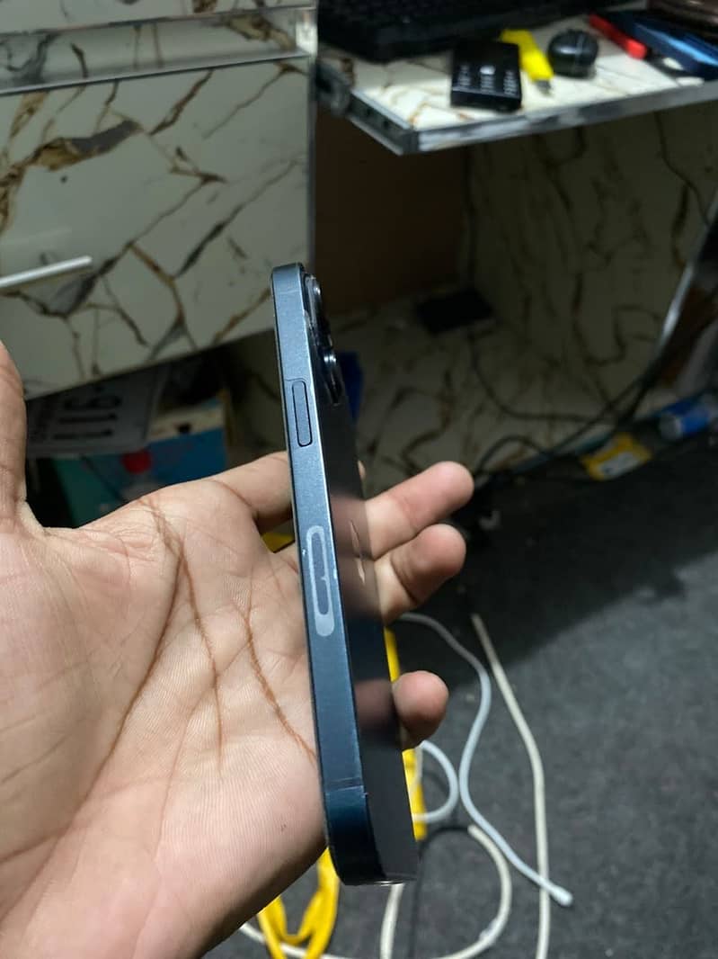 Apple iPhone 14 5
