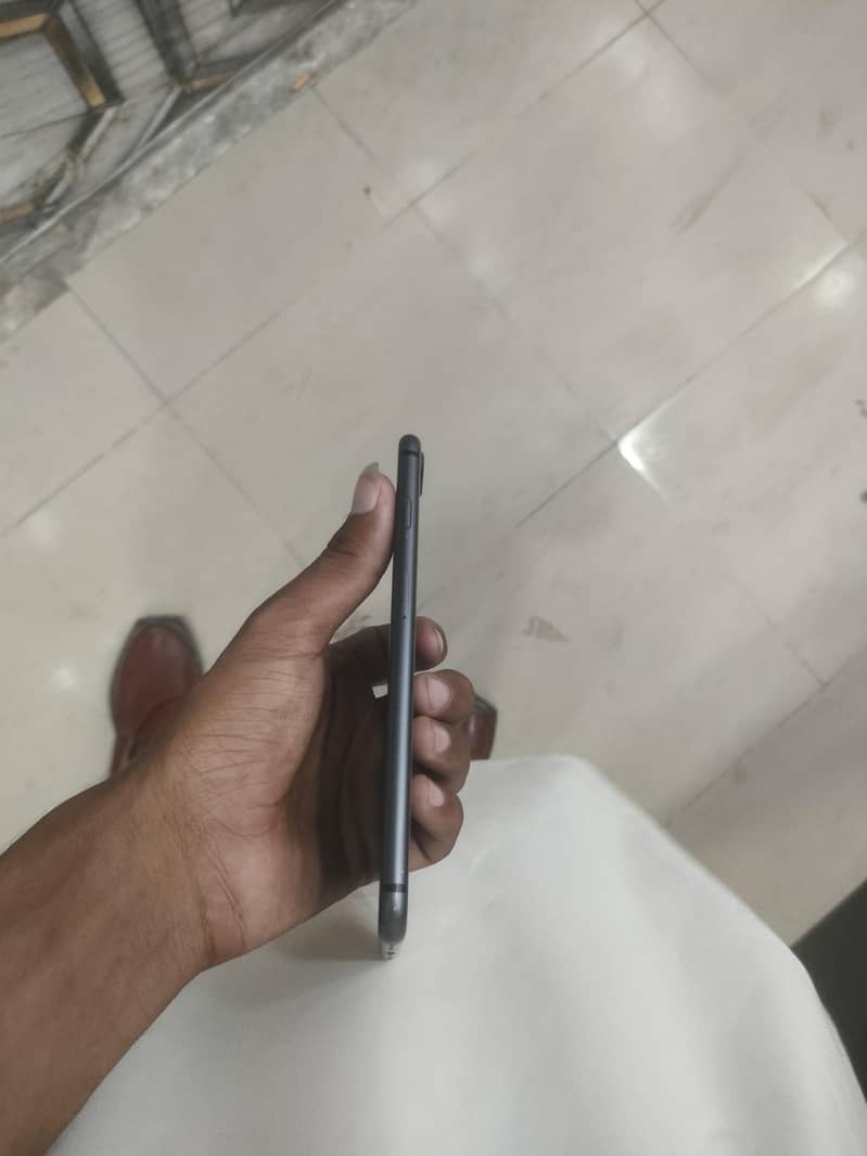 Apple iPhone 8 Plus 2