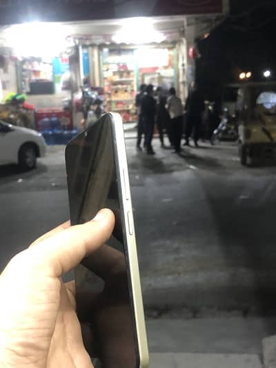 Vivo Y16