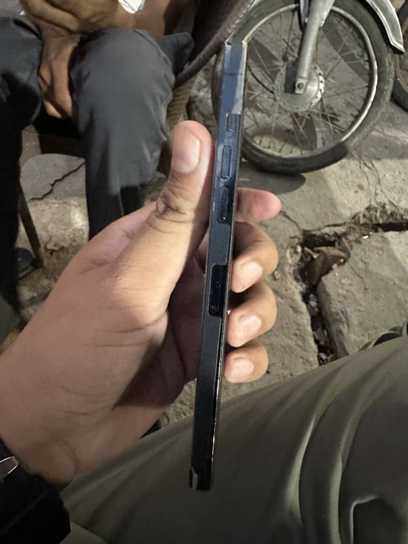 Apple iPhone 12 Pro Max 3