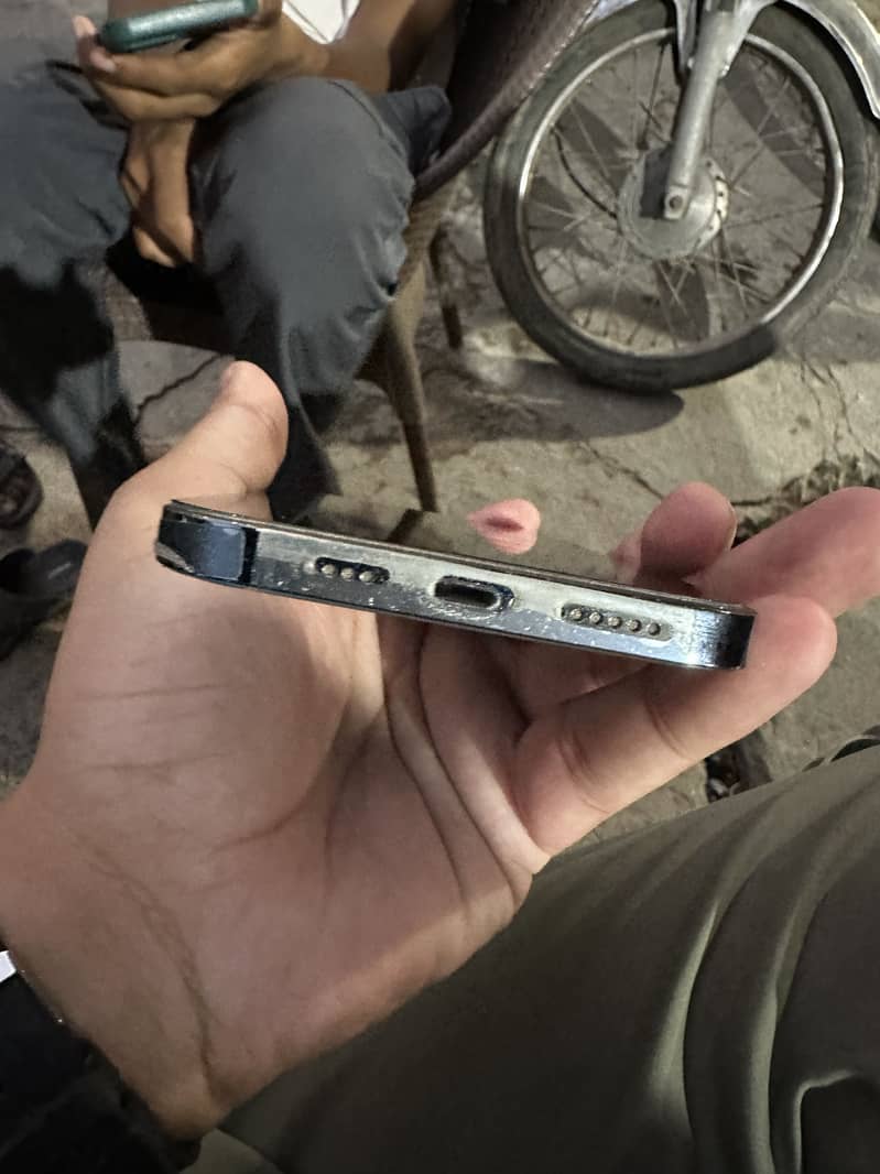 Apple iPhone 12 Pro Max 5