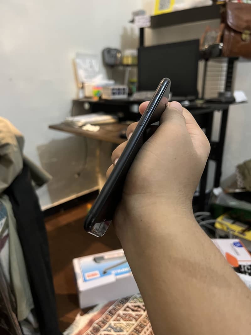 Apple iPhone SE 6