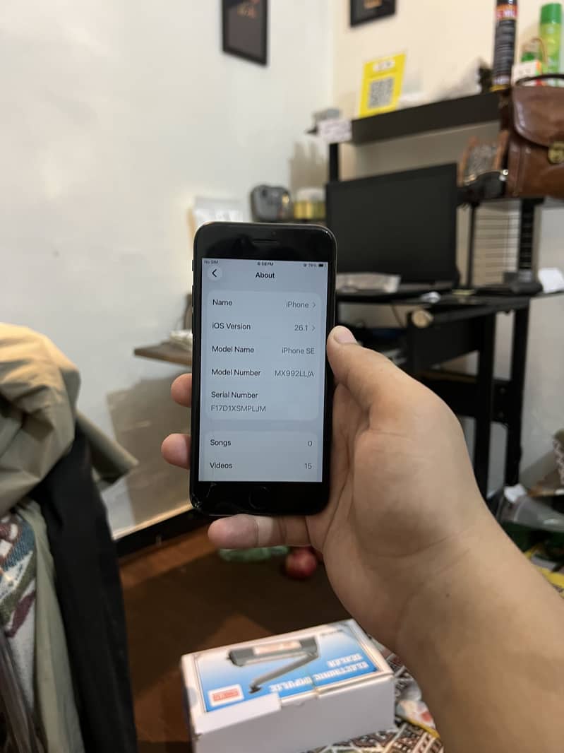 Apple iPhone SE 8