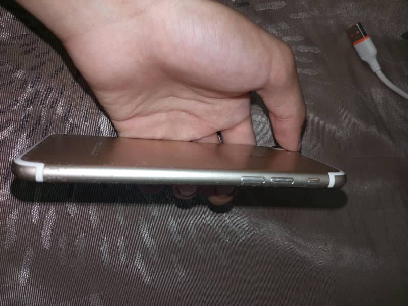 Apple iPhone 7 2