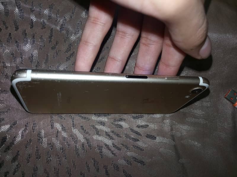 Apple iPhone 7 4