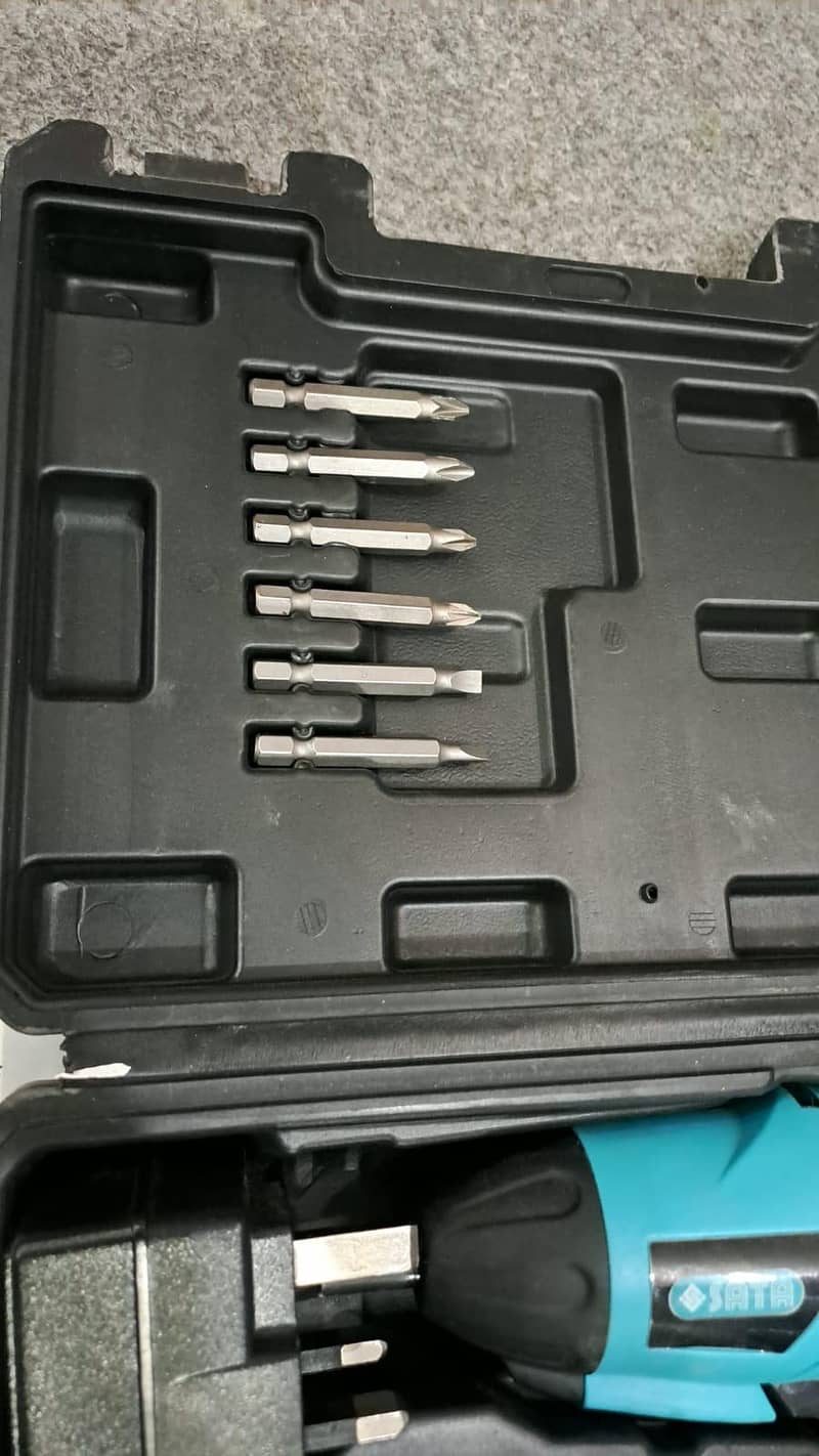 screwdriver chargeable 2