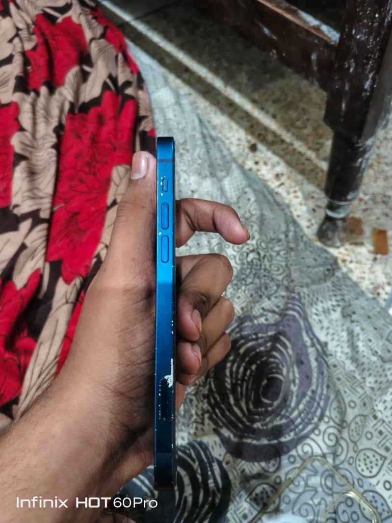 Apple iPhone 12 7