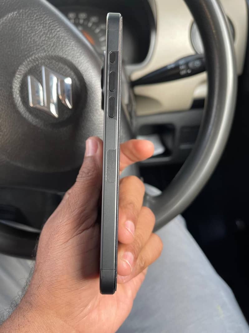 Apple iPhone 15 Pro Max 3