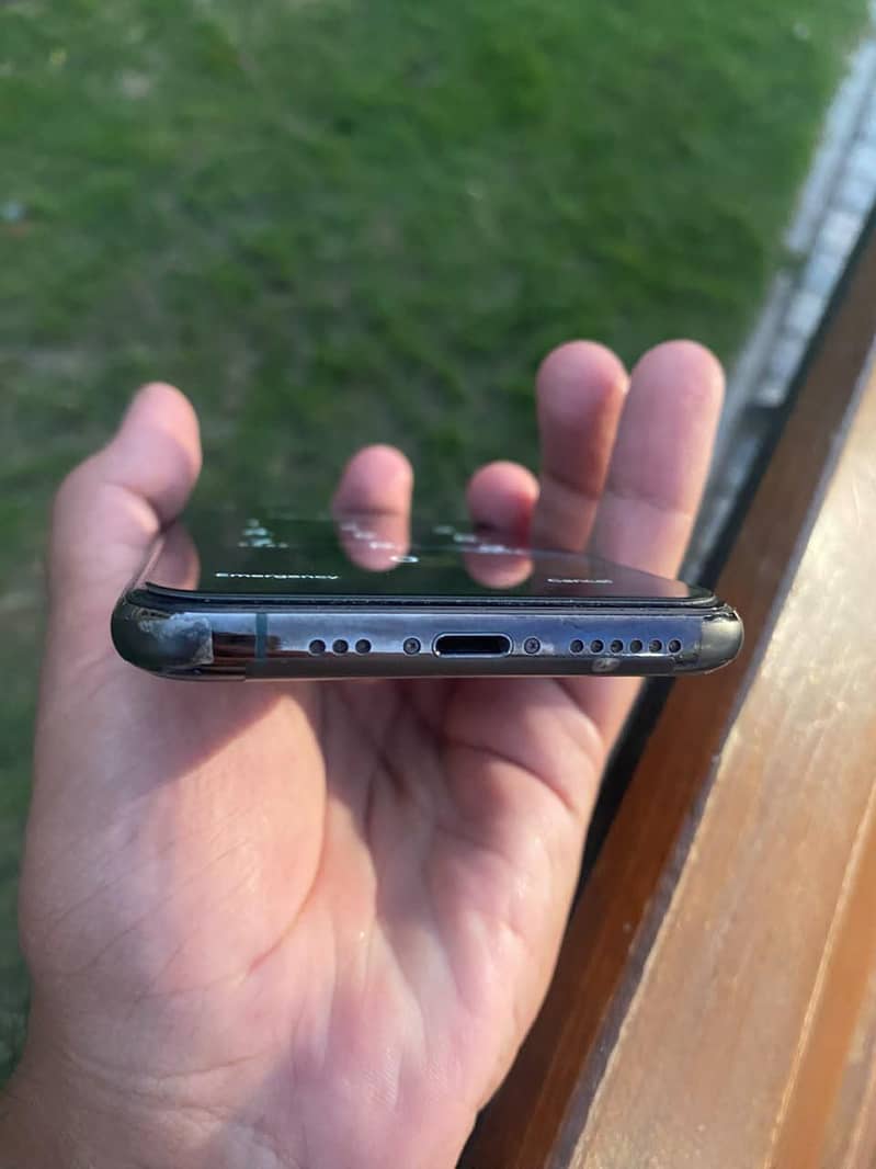 Apple iPhone 11 Pro 3