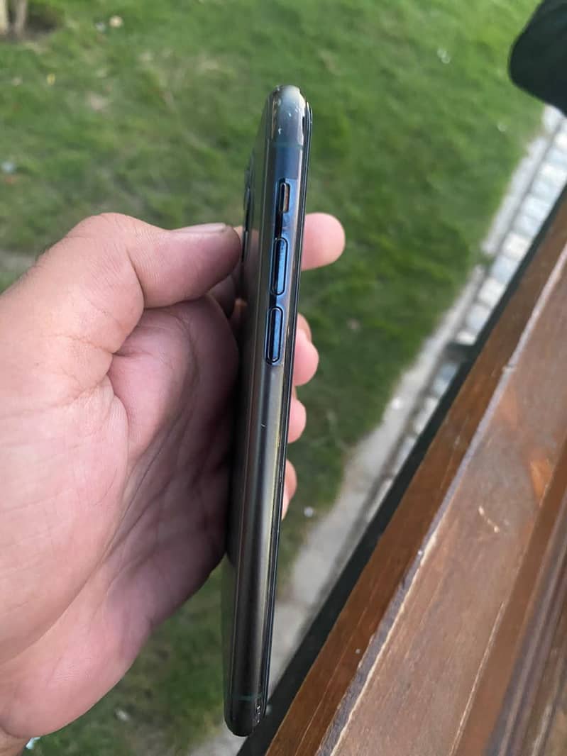 Apple iPhone 11 Pro 5