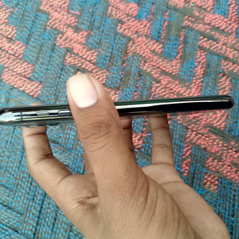Apple iPhone 11 Pro 0