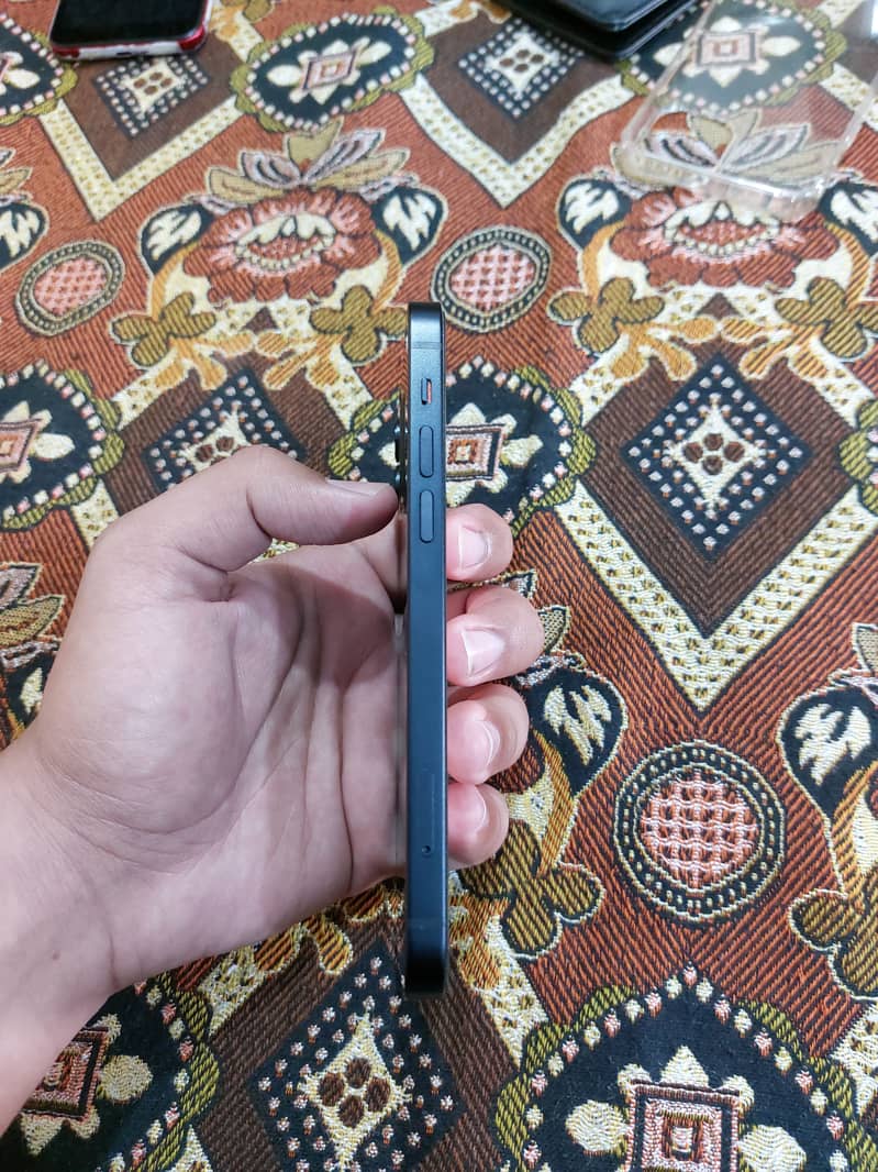Apple iPhone 12 7
