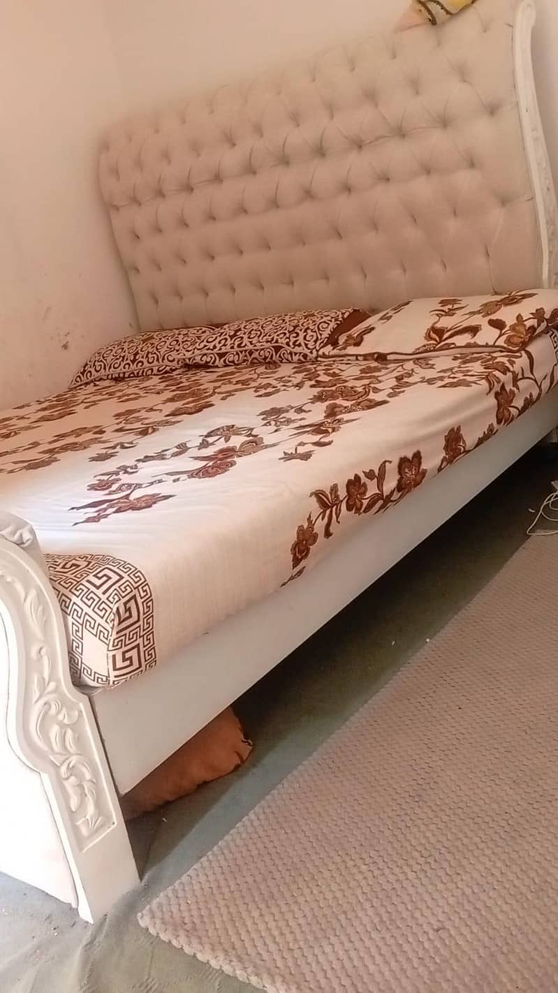 Stylish Modern Bed 1