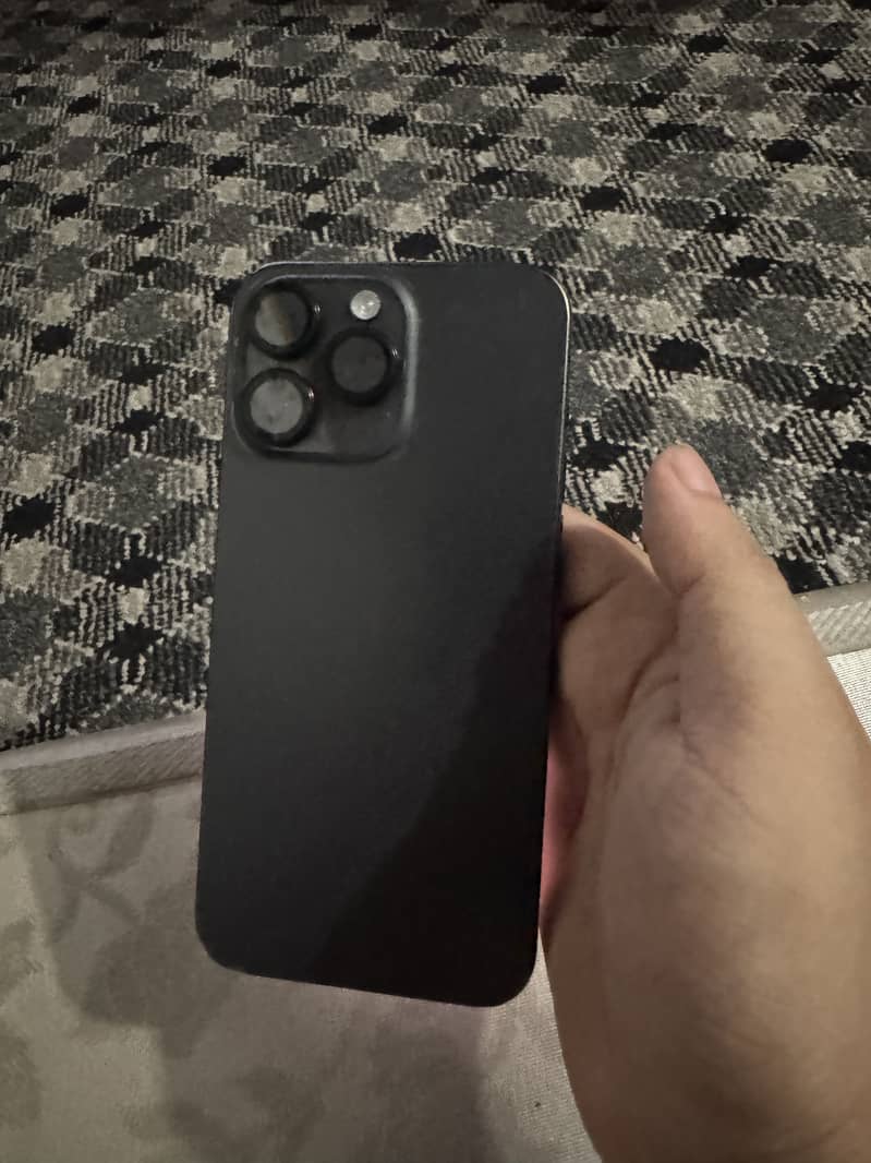 Apple iPhone 15 Pro Max 6