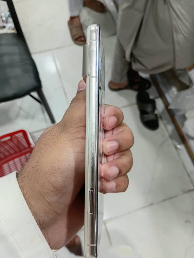 Google Pixel 8 Pro 6