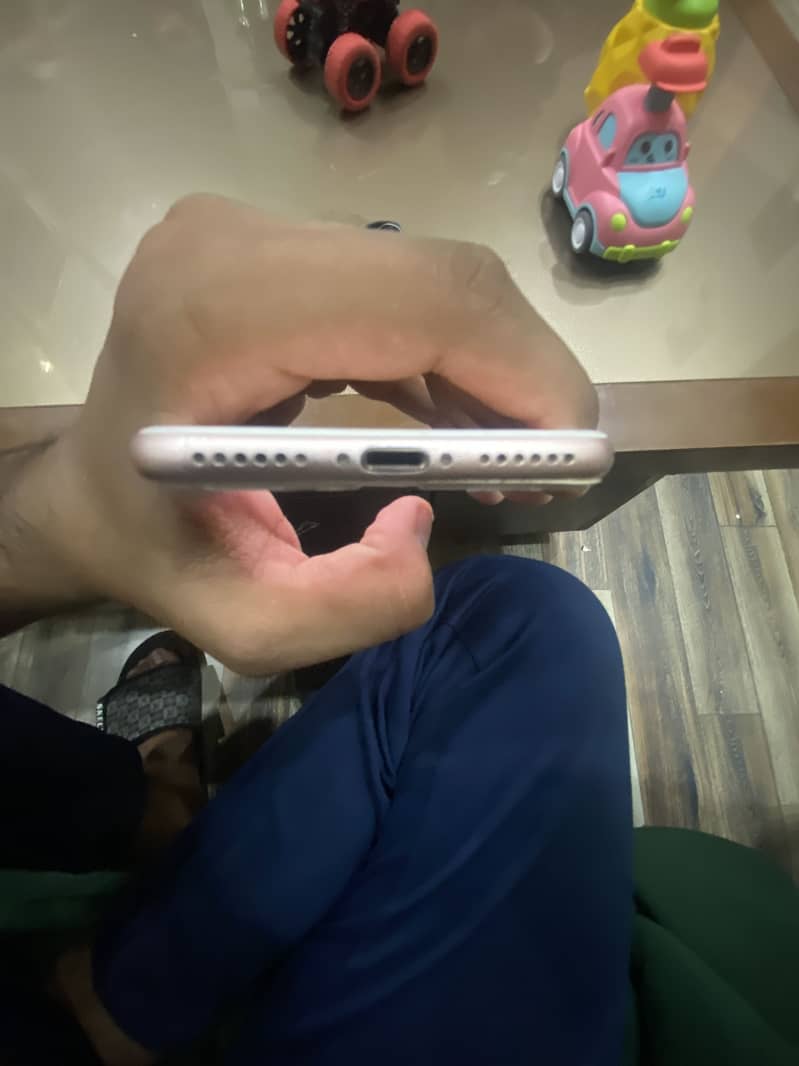 Apple iPhone 7 1