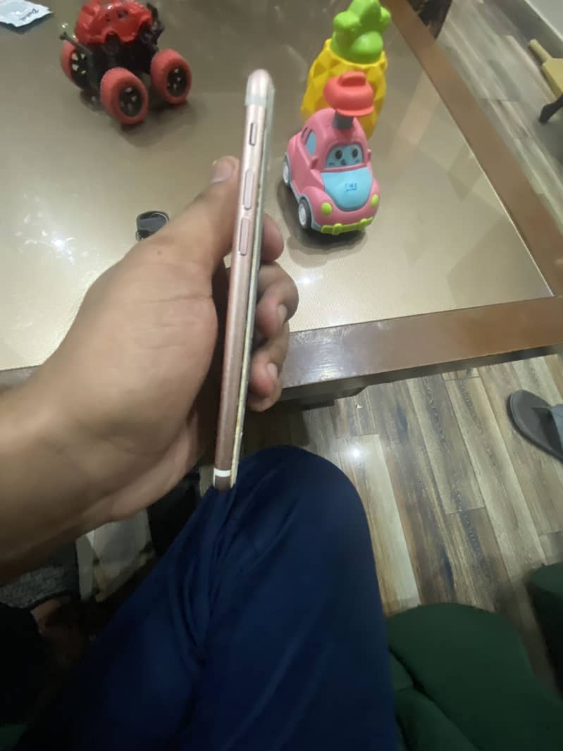 Apple iPhone 7 6