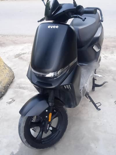 Brand new EVEE S1 minor used