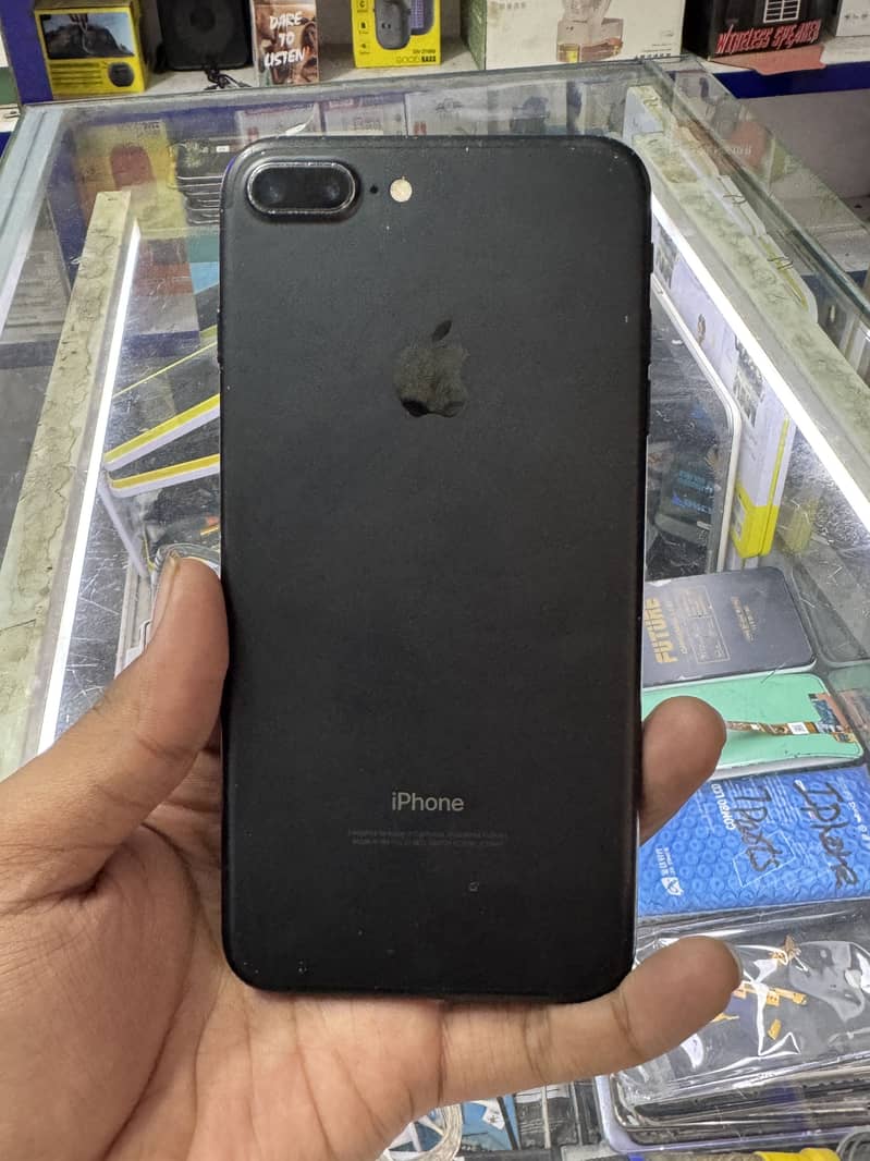 Apple iPhone 7 Plus 3