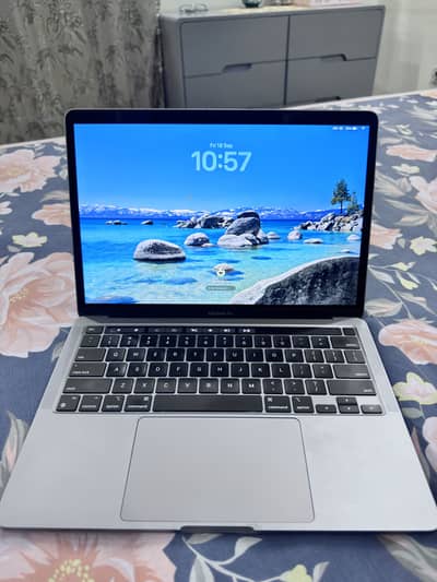 MacBook Pro M2