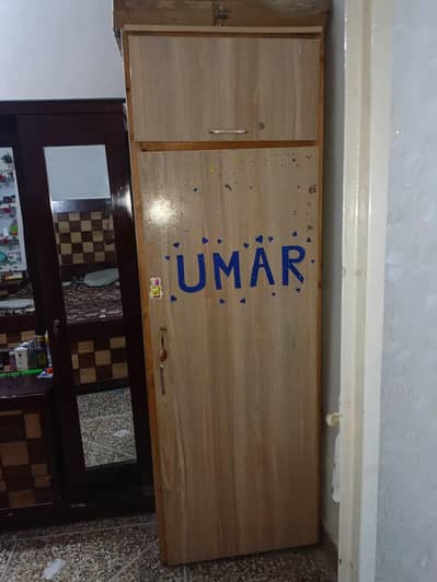 Solid Wooden Single Door Wardrobe / Almirah