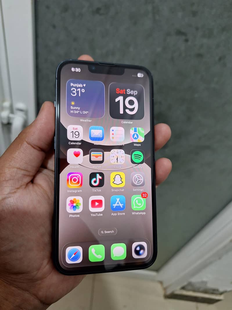 Apple iPhone 13 10